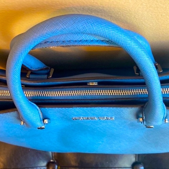 MICHAEL KORS Saffiano Leather Bag, EUC - Picture 7 of 11